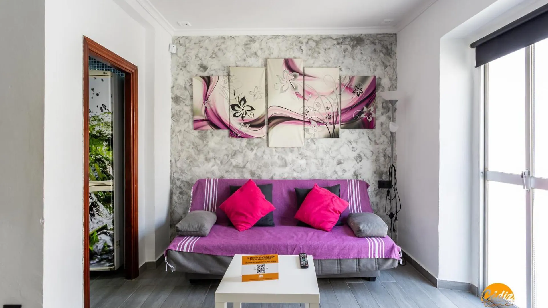 Modern Haven Loft By Cadiz Time Lägenhet