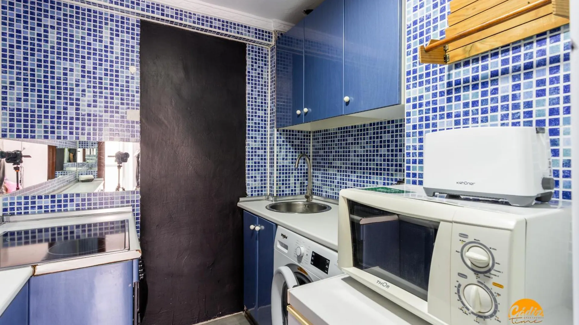 Modern Haven Loft By Cadiz Time Lägenhet 0*,  Spanien